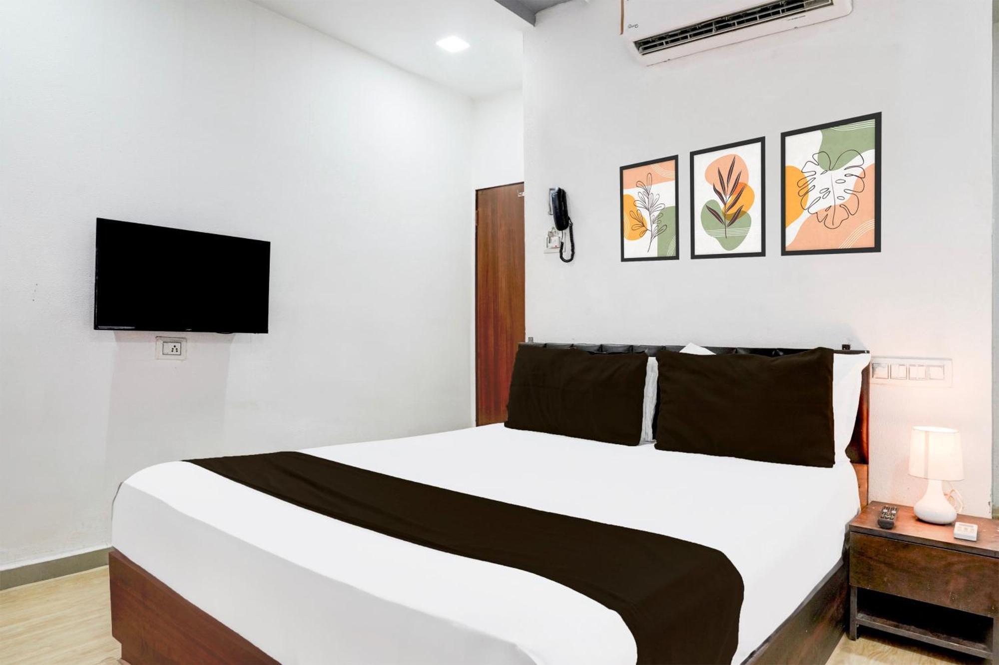 Super Hotel O Vip Road Formerly Hotel Lotus Surat Exterior photo